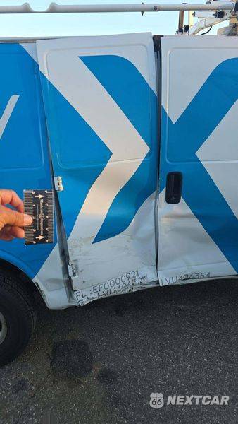 2019 Chevrolet Express 2500 Cargo Van 1WT 135.0" WB - zdjęcie 28 z 30 - miniatura