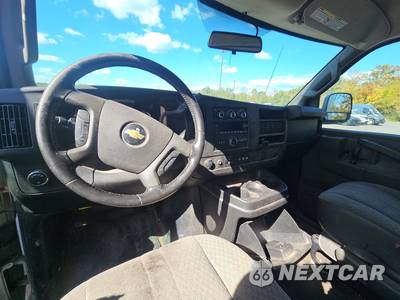 2020 Chevrolet Express 3500 Cutaway 1WT - zdjęcie 11 z 27 - miniatura