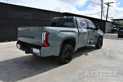 2025 Toyota Tundra Limited Crew Cab Short Bed - zdjęcie 5 z 17 - miniatura