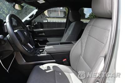 2025 Toyota Tundra Limited Crew Cab Short Bed - zdjęcie 12 z 17 - miniatura