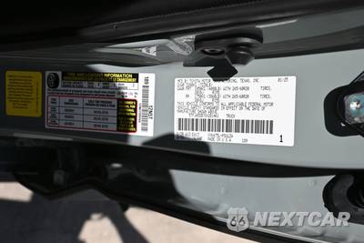 2025 Toyota Tundra Limited Crew Cab Short Bed - zdjęcie 17 z 17 - miniatura