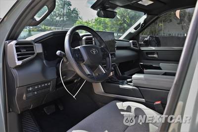 2025 Toyota Tundra Limited Crew Cab Short Bed - zdjęcie 13 z 17 - miniatura