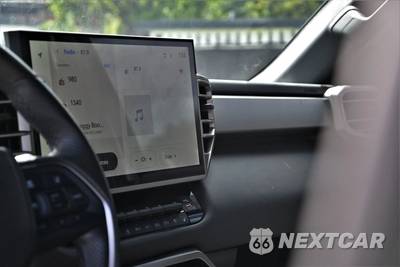 2025 Toyota Tundra Limited Crew Cab Short Bed - zdjęcie 11 z 17 - miniatura