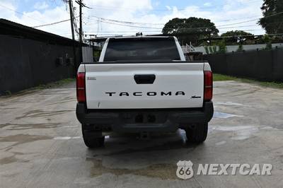 2025 Toyota Tacoma SR Crew Cab Medium Bed - zdjęcie 4 z 16 - miniatura