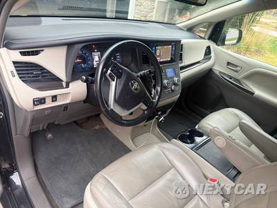 2015 Toyota Sienna XLE 7-Passenger 119.3" WB - zdjęcie 24 z 37 - miniatura