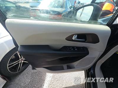2024 Chrysler Voyager LX 121.6" WB - zdjęcie 9 z 18 - miniatura