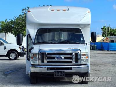 2017 Ford Super Duty E-450 Cutaway DRW - zdjęcie 8 z 28 - miniatura