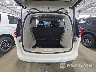 2023 Chrysler Pacifica Limited 121.6" WB - zdjęcie 17 z 20 - miniatura