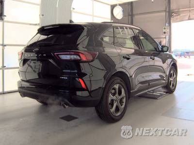 2023 Ford Escape ST-Line - zdjęcie 4 z 37 - miniatura
