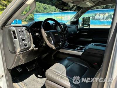 2018 Chevrolet Silverado 2500HD LTZ Crew Cab Medium Bed 1LZ - zdjęcie 36 z 37 - miniatura