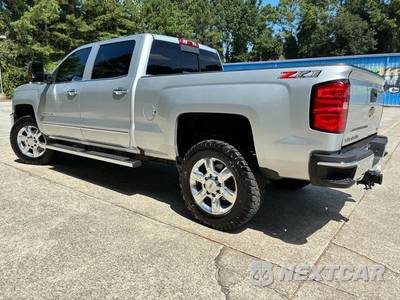 2018 Chevrolet Silverado 2500HD LTZ Crew Cab Medium Bed 1LZ - zdjęcie 20 z 37 - miniatura