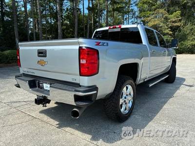 2018 Chevrolet Silverado 2500HD LTZ Crew Cab Medium Bed 1LZ - zdjęcie 10 z 37 - miniatura