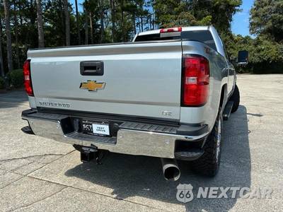 2018 Chevrolet Silverado 2500HD LTZ Crew Cab Medium Bed 1LZ - zdjęcie 11 z 37 - miniatura