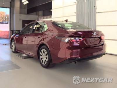 2021 Toyota Camry Hybrid LE - zdjęcie 6 z 46 - miniatura