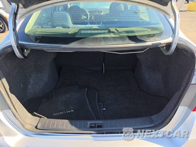 2019 Nissan Sentra SV - zdjęcie 16 z 37 - miniatura