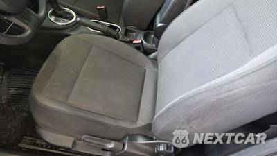 2014 Volkswagen Beetle 1.8T Entry Hatchback - zdjęcie 32 z 41 - miniatura