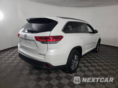 2019 Toyota Highlander XLE - zdjęcie 4 z 27 - miniatura