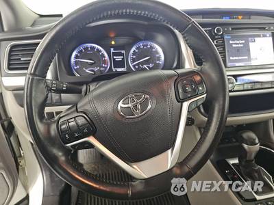 2019 Toyota Highlander XLE - zdjęcie 10 z 27 - miniatura