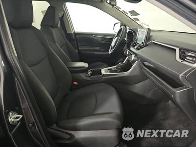 2022 Toyota RAV4 LE - zdjęcie 8 z 27 - miniatura