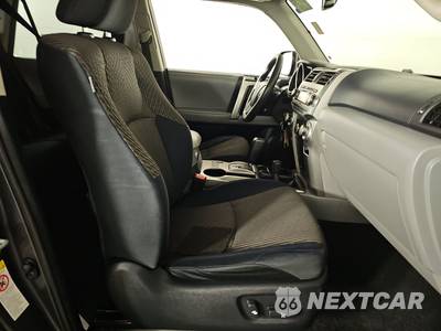 2010 Toyota 4Runner SR5 - zdjęcie 8 z 42 - miniatura