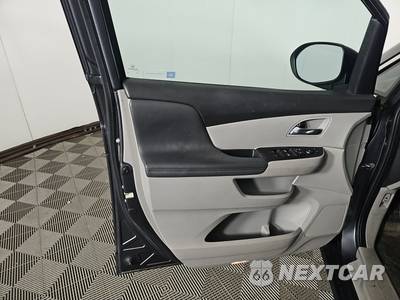 2016 Honda Odyssey SE 118.1" WB - zdjęcie 9 z 50 - miniatura