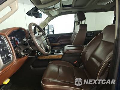 2016 Chevrolet Silverado 2500HD High Country Crew Cab Medium Bed 3LZ - zdjęcie 7 z 38 - miniatura