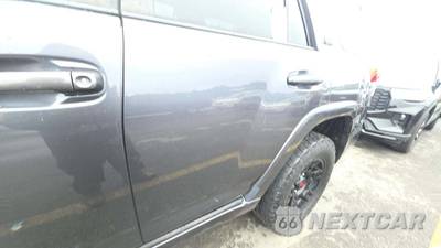 2010 Toyota 4Runner SR5 - zdjęcie 31 z 42 - miniatura