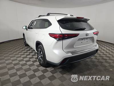 2020 Toyota Highlander XLE - zdjęcie 6 z 32 - miniatura