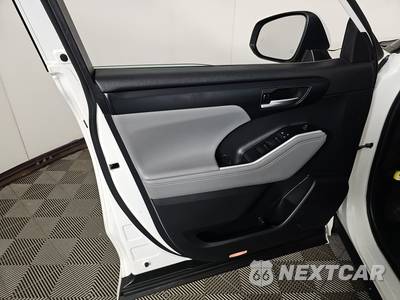 2020 Toyota Highlander XLE - zdjęcie 9 z 32 - miniatura