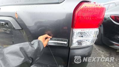 2010 Toyota 4Runner SR5 - zdjęcie 30 z 42 - miniatura