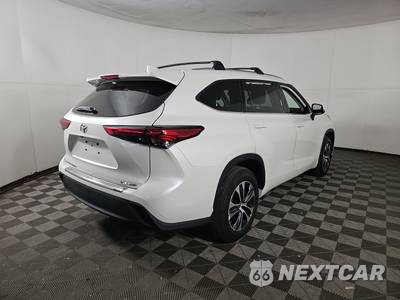 2020 Toyota Highlander XLE - zdjęcie 4 z 32 - miniatura