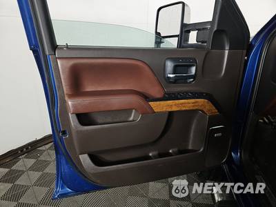 2016 Chevrolet Silverado 2500HD High Country Crew Cab Medium Bed 3LZ - zdjęcie 9 z 38 - miniatura