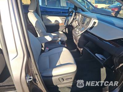 2020 Toyota Sienna Limited 7-Passenger 119.3" WB - zdjęcie 8 z 26 - miniatura