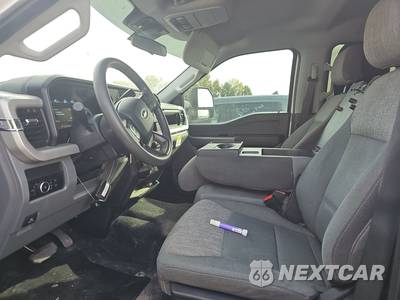 2025 Ford Super Duty F-250 XLT Crew Cab Medium Bed - zdjęcie 7 z 22 - miniatura
