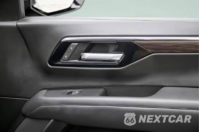 2025 Chevrolet Suburban LT 1LT - zdjęcie 47 z 50 - miniatura