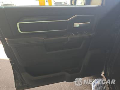 2026 Ram 2500 Big Horn Crew Cab Medium Bed - zdjęcie 9 z 23 - miniatura