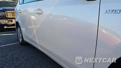 2012 Toyota Prius v Three - zdjęcie 16 z 29 - miniatura