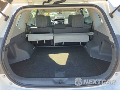 2012 Toyota Prius v Three - zdjęcie 10 z 29 - miniatura