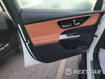 2025 Mercedes-Benz GLC 300 4MATIC - zdjęcie 9 z 21 - miniatura
