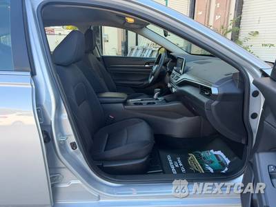 2025 Nissan Altima SV - zdjęcie 18 z 27 - miniatura