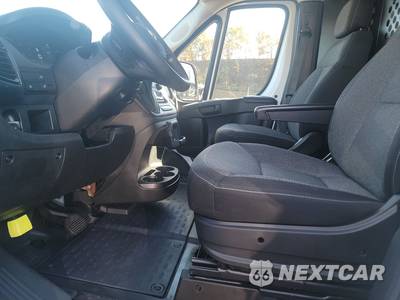 2025 Ram ProMaster 2500 Cargo Van Tradesman w/Passenger Seat Low Roof 136.0" WB - zdjęcie 7 z 22 - miniatura