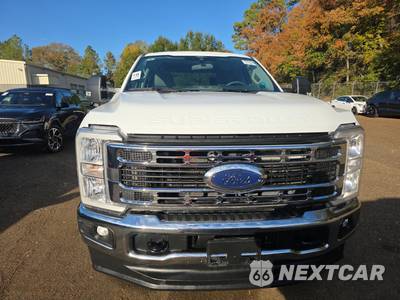 2025 Ford Super Duty F-250 XLT Crew Cab Medium Bed - zdjęcie 2 z 41 - miniatura