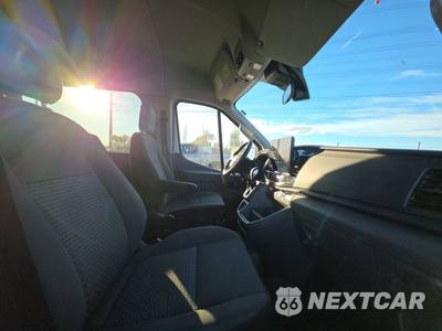 2026 Ford Transit Passenger Van XLT Medium Roof 148.0" WB - zdjęcie 8 z 36 - miniatura