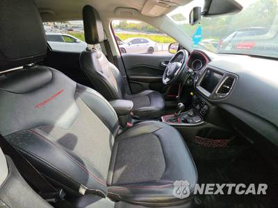 2019 Jeep Compass Trailhawk - zdjęcie 8 z 20 - miniatura