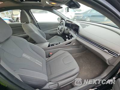 2025 Hyundai Elantra SEL Convenience - zdjęcie 8 z 21 - miniatura