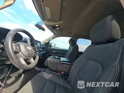 2020 Ram 1500 Tradesman Extended Cab Medium Bed - zdjęcie 18 z 31 - miniatura