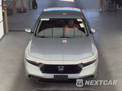 2023 Honda Accord Sedan LX - zdjęcie 2 z 36 - miniatura