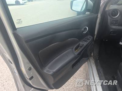 2018 Nissan Versa Sedan SV - zdjęcie 9 z 47 - miniatura