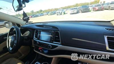 2016 Toyota Highlander XLE - zdjęcie 22 z 31 - miniatura