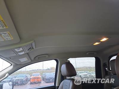 2017 Nissan TITAN Platinum Reserve Crew Cab Short Bed - zdjęcie 17 z 26 - miniatura